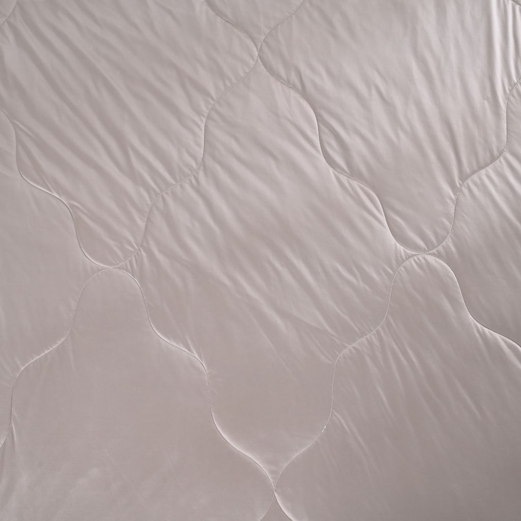 SERENITY NIGHT High-Tech Cooling-Steppdecken-Set mit edler, temperaturregulierender Maulbeeren-Seiden-Füllung und MOP Knöpfe, 135x200 - 40x80 cm, Gold