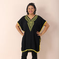 JOVIE bestickter Kaftan mit Quasten, 100% Viskose, Größe: 88x78cm, schwarz mit gelber Stickerei