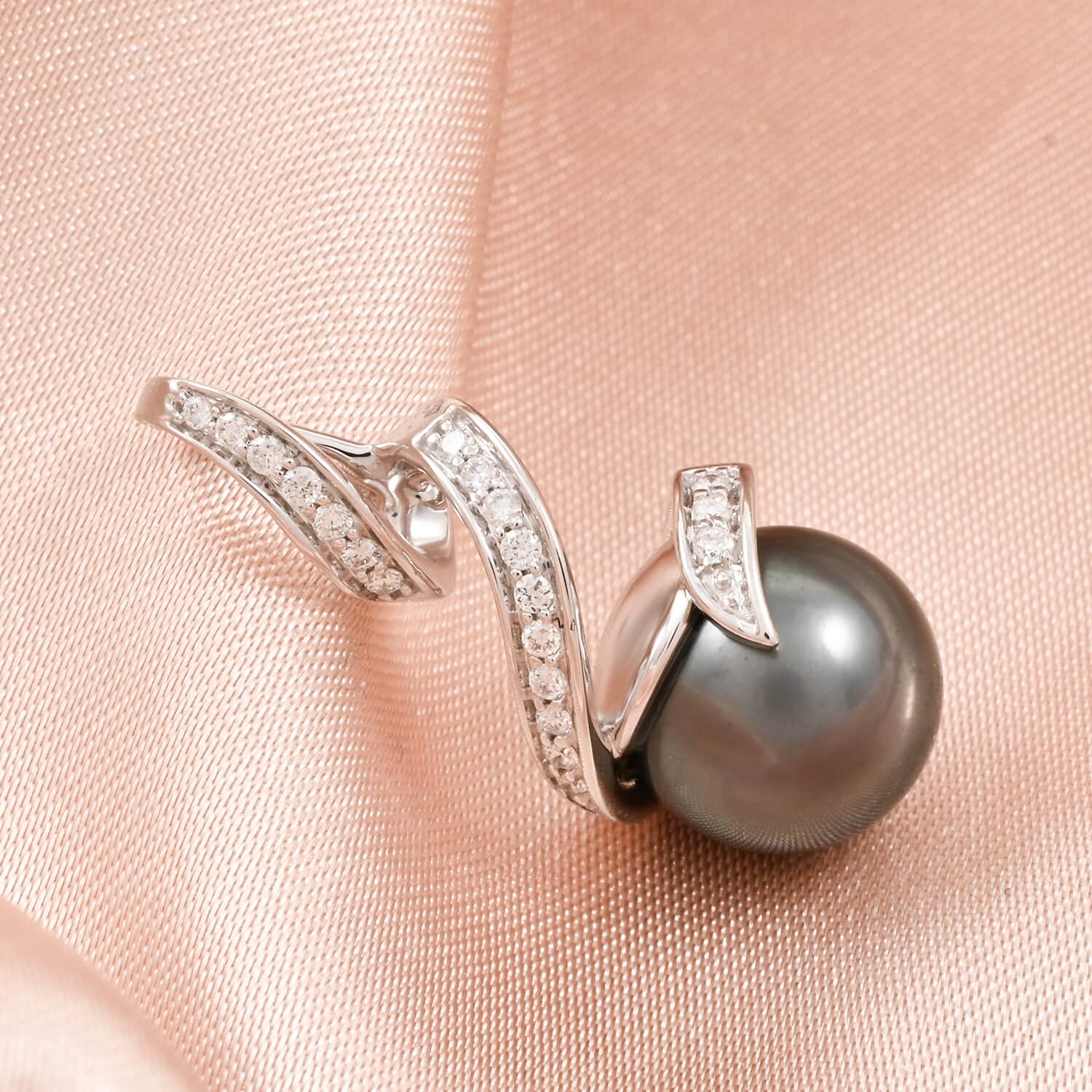 AAA Tahiti Perle (9.5-10 mm), Weißer Diamant Anhänger 750 Gold 5.75 ct