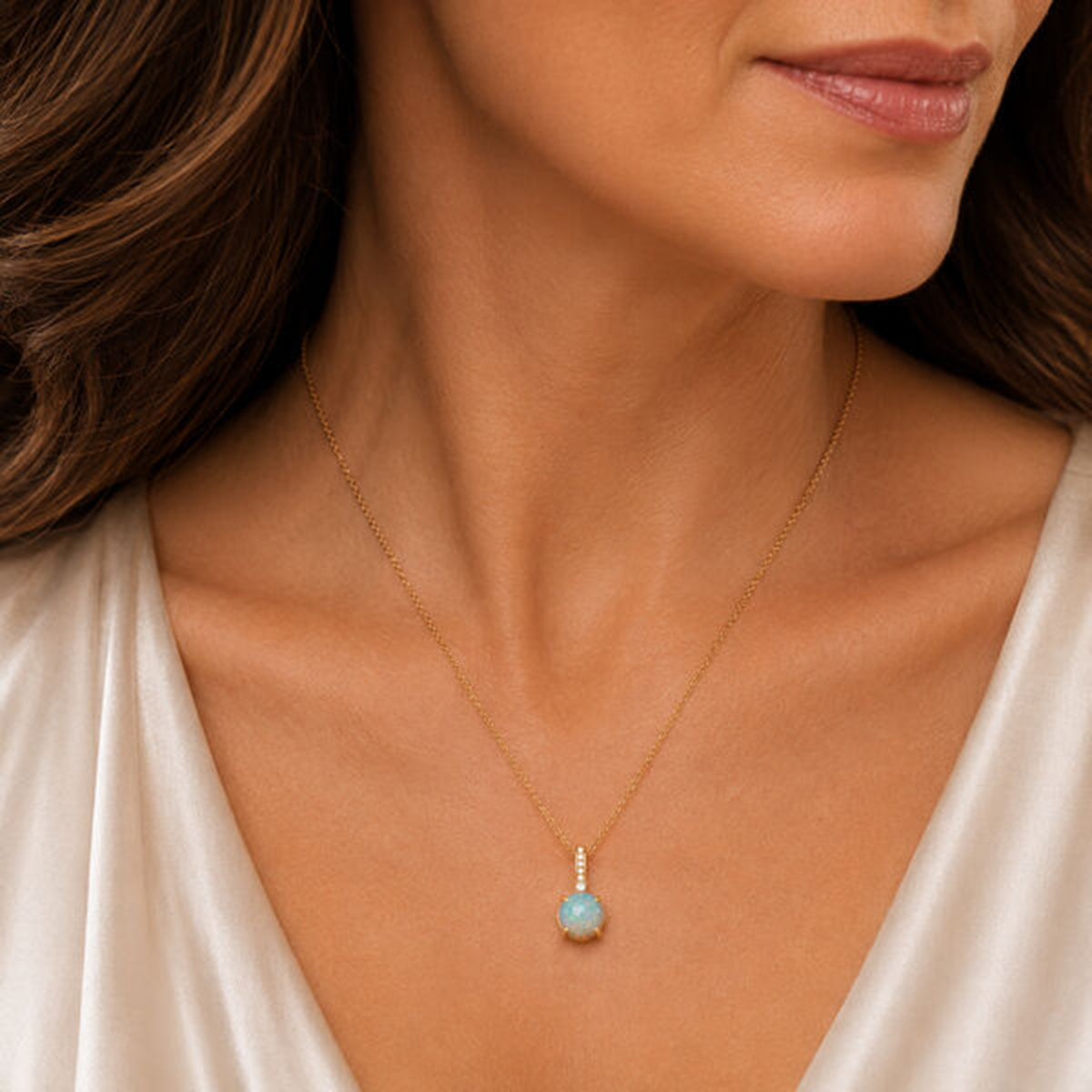 AAA Natürlicher, äthiopischer Welo Opal, Weißer Diamant Anhänger 585 Gold ca. 7,15 ct.
