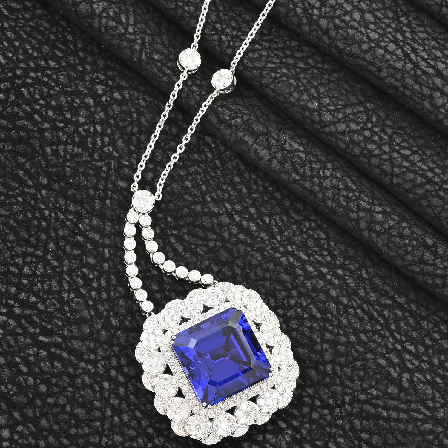 CHAIRMAN VAULT COLLECTION - AAAA Tansanit, Weißer Diamant Anhänger, zertifiziert und geprüft, 950 Platin ca. 43.35 ct