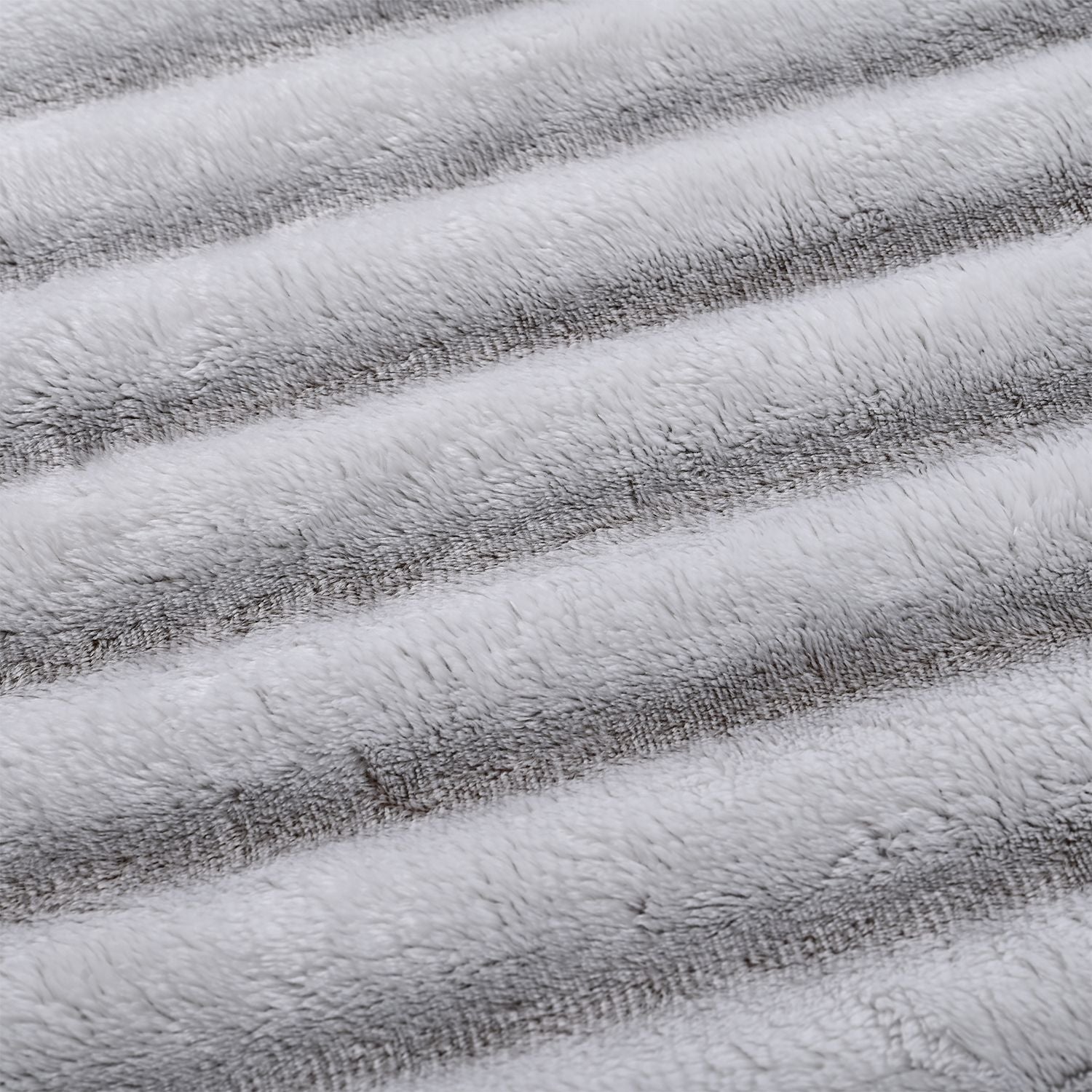 Gestreifte Kunstfell-Decke, 150x200 cm, 300 gms, einlagig, Grau