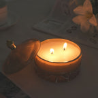 LIVMORE - Duftkerze, 28 Std. Brenndauer, 150g, 4,5 ml ätherisches Öl, Oud-Holz, Grün