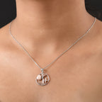 D’joy AA Natrolith Anhänger 925 Silber Überlagerung aus Roségold und Platin ca. 1,16 ct.