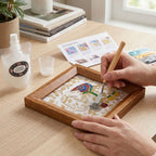 GOLDEN LOTTERY Aufbewahrungsbox mit Sandbild zum kreativen Gestalten, Set mit farbigem Sand, wasserbasiertem Kleber, Plastikbecher und Malwerkzeug 23 x 15,3 x 6 cm, Elefantenmotiv